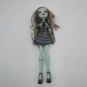 Monster High First Wave Frankie Stein Elastic Band Original Doll MISSING ARM - Picture 1 of 5