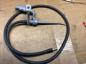 D513 Oiler Handle And Hose - Picture 1 of 5