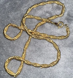 Vintage 16” Unusual Twisted Link Chain Rich Gold Tone Necklace - Picture 1 of 3