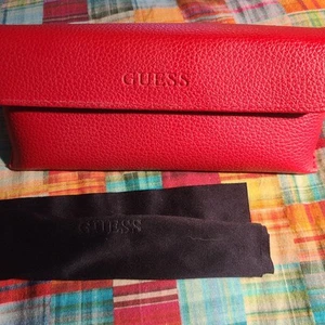 Guess Eyeglasses Sunglasses Case Red Leather Textured Magnetic Close Cloth Incl - Picture 1 of 9