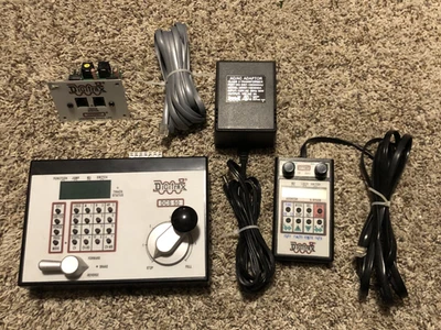 Sistema DCC Digitrax DCS50 PS315 DT100 UP5 con cable no probado Foto 1 de 4