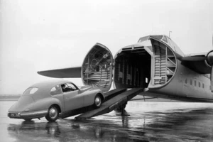 Bristol 401 boarding Bristol Freighter 1951 Advertising Motor Show Car 4x6 Photo - Picture 1 of 1