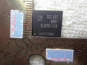 1x KLUC64J1CB-B0B1 KLUCG4J1CB-BOB1 KLUCG4J1CB-B081 KLUCG4J1CB-B0B1 FBGA153 IC - Bild 1 von 3