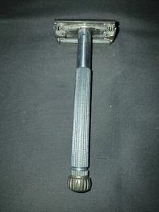 VINTAGE GILLETTE DOUBLE EDGE SAFETY RAZOR - Picture 1 of 2