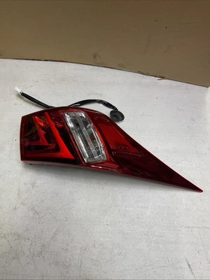Luz trasera exterior derecha Lexus IS250 IS350 2014 2015 2016 8155053270 pasajero (L5 Foto 1 de 4