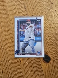 2025 Topps Series One Jason Kelce First Pitch #FP-1 Philadelphia Phillies - Bild 1 von 2