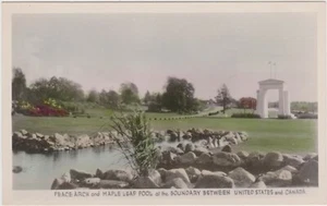 British Columbia postcard. PEACE ARCH and POOL at Boundary unused, Gowen-Sutton - Picture 1 of 2