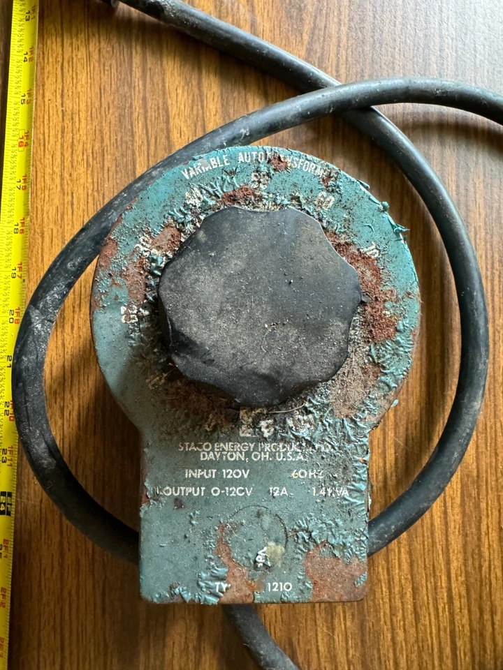 STACO Variable AutoTransformer 1210 120v 0-120v 60hz - Image 1 of 4