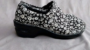 BOC Born Concept Skull Clog Size 9 M Black White - Picture 1 of 7