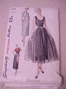 Vestido, bolero y sobrefalda desmontable 1950 Simplicity para dama de 1 pieza 3166 - Imagen 1 de 6