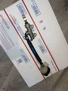 1999 98-03 KAWASAKI NINJA ZX9R ZX900 OEM REAR BRAKE MASTER CYLINDER - Picture 1 of 2