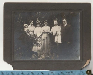 Lovely C1910s Cabinet Photo Odd Family Shot in the Woods with Creepy Dolls - Imagen 1 de 2