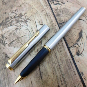 PARKERPL FOUNTAIN PEN NIB:F VINTAGE BLACK SILVER MADE IN FRANCE A279 - Picture 1 of 11