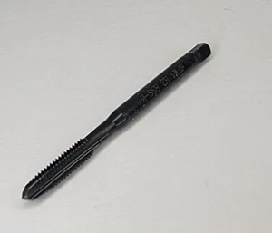 M4 gerade Nut HSS-E Schneidgewindebohrer, Maschinengewindebohrer optimiert für Präzision M4x0,7 - Bild 1 von 2