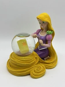 Disney Parks Rapunzel Tangled Pascal Schneekugel Leuchtlaterne Figur funktioniert - Bild 1 von 11