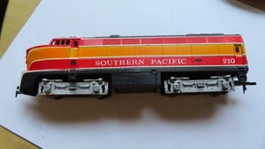 TYCO HO, Baldwin RF-16 “Shark Nose” Southern Pacific 210 - Picture 1 of 3