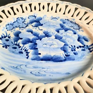 Japanische Arita Imari Platte mit handgravierter gerippter Kante blau weiß antik - Bild 1 von 5