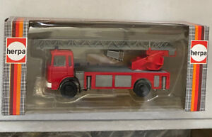 NEW In Box Herpa #818502 Red Fire Engine Truck w/ Ladder HO 1:87 Scale NIB