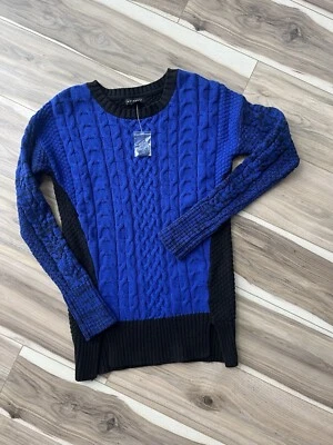 Suéter tejido con cable METAPHOR bloque de color negro y azul, para mujer talla XSmall Foto 1 de 4