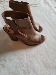 Brash Boots Womens 7½ Brown Faux Leather Peep Toe SideZip Tassel High Heel Strap