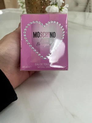 MOSCHINO ROSA RAMO EDT 30ML (SPRAY) Foto 1 de 3