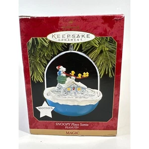 Hallmark Keepsake Ornament Magic 1997 Snoopy Plays Santa Peanuts Ornament - Imagen 1 de 3