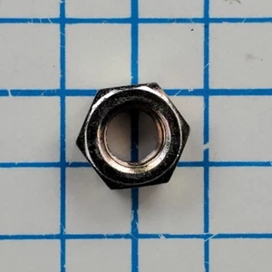 Tuercas Shindaiwa de 5 mm se adaptan a la pieza Echo OEM # 90050000005 (Juego de 5) - Imagen 1 de 2