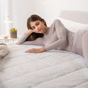 Dreamland Hunker Down Scandi Sherpa Under Blanket Single - Picture 1 of 1