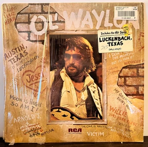 WAYLON JENNINGS - Ol' Waylon (Orig Shrinkwrap) (1977) - 12" Vinyl Record LP - VG - Picture 1 of 4