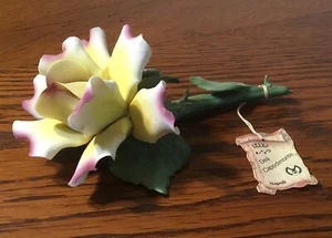 Vintage Capodimonte Italian Porcelain Mid Century Pink  Flowers Figurine#4 - Picture 1 of 5