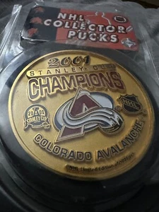 NHL Stanley Cup Champion Gold Medallian Collector Puck - Colorado Avalanche - Picture 1 of 4