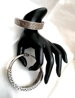 PAIO DI ANTICHI BRACCIALI / ORECCHINI CERIMONIALI LIBICI BEDUINI, LIBIA 1880 CA. - Immagine 1 di 4