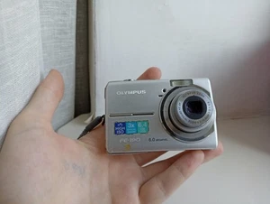 🔥Olympus FE-190 Silver 6.0MP digital compact camera🔥WORKing Battery Charger🔥 - Picture 1 of 7