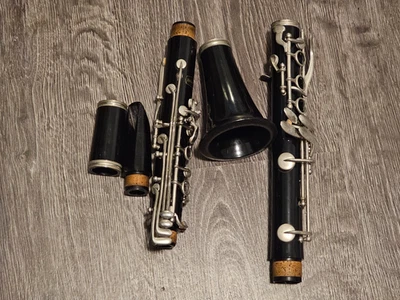 5Sep23_1 Clarinete Vintage Bundy Resonite Selmer - Serie #712185 - Con Estuche Rígido Foto 1 de 4