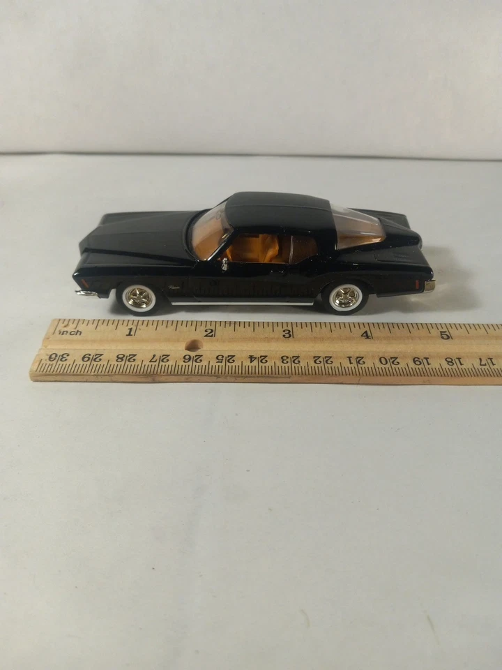 Buick Riviera GS 1971 Road Signature escala 1:43 Foto 1 de 4