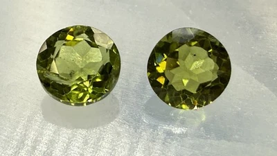 Natural Peridot Gemstone 9mm Round Pair - Image 1 of 4