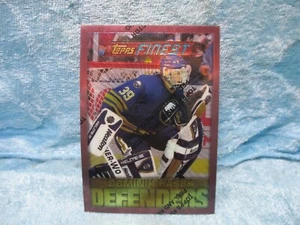 1996-97 Topps Finest Hockey Card #72 Dominik Hasek - Picture 1 of 2