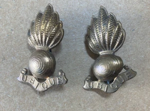 Pair of WW2 Royal Artillery UBIQUE British Army Military Metal Collar Badge - Picture 1 of 2