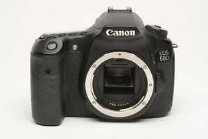Canon EOS 60D DSLR Gehäuse nur mit Schlagstock, Ladegerät, 16GB SD, 21K ACTS