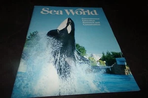Vintage Sea World Magazine Shamu Life in the Sea Idenfier Life in the Sea 1986 - Picture 1 of 12