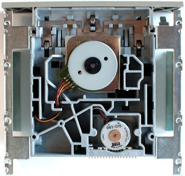 Colorado 250mb tape drive inretnal, 012-360 rev d (beige) - Image 1 of 1