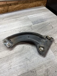 2000-2006 Chevrolet Tahoe GMC Yukon Driver side fender bracket 15709453 - Picture 1 of 6