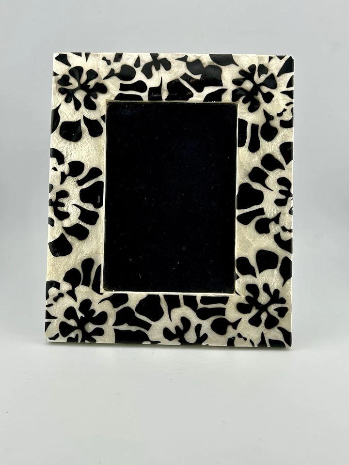 Marco de fotos de nácar sintético floral blanco y negro 3 1/2 x 5" Foto 1 de 4