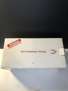 Danbury Mint 1937 Studebaker Pickup.  1:24 scale New With Certificate