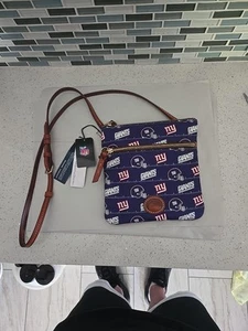 Dooney & Bourke NFL NY New York Giants Logo Double Zip Crossbody bag purse NWT  - Picture 1 of 16