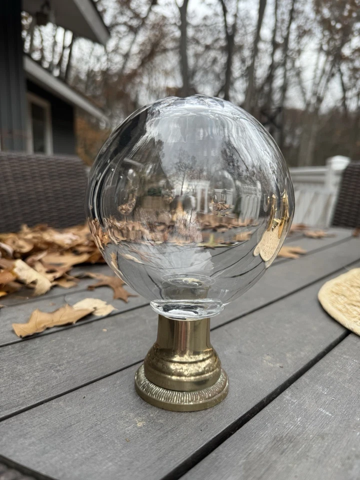 Acabado de escalera de vidrio cortado a mano con latón. Hecho por Richard Plummer Foto 1 de 4