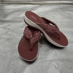SANDALIA TANGA MUJER CLARKS CLOUDSTEPPERS ARLA GLISON ROSA OSCURO TALLA 9 - Imagen 1 de 9
