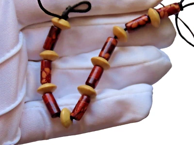 Holzarmband in Braun- und Weißtönen, Blumenmalereien - Bild 1 von 4