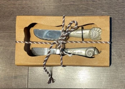 New Mud Pie Set of Spreaders Antique Pewter Finish Shell Design Paradise Seaside - Image 1 of 4