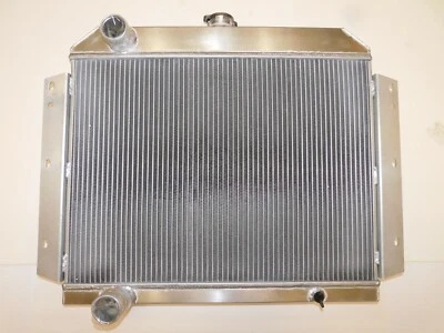International Harvester Scout 800 1966 to 1971  with V8 Engine New Radiator Foto 1 de 3